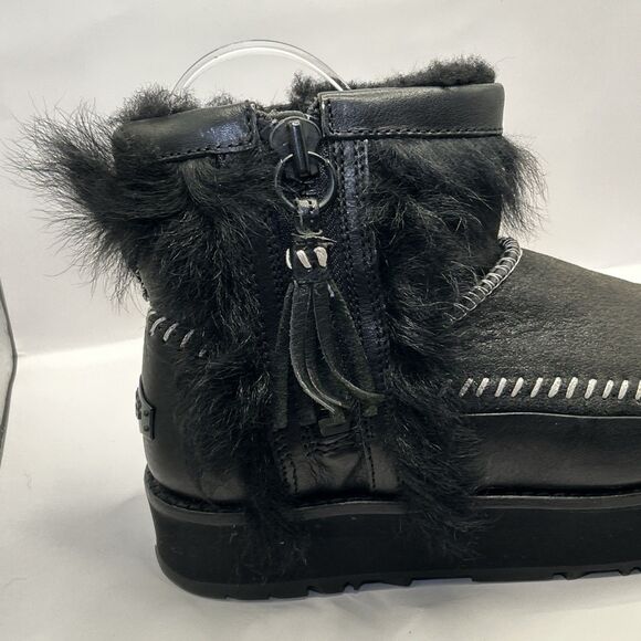 UGG Fluff Punk Women’s Boots Black Size 6 Platform Sheepskin Lined STORE MODEL - Picture 8 of 16